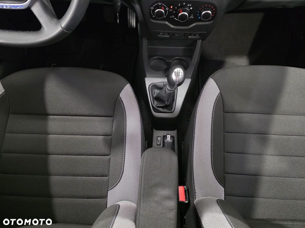 Dacia Lodgy 1.3 TCe Stepway S&S - 32