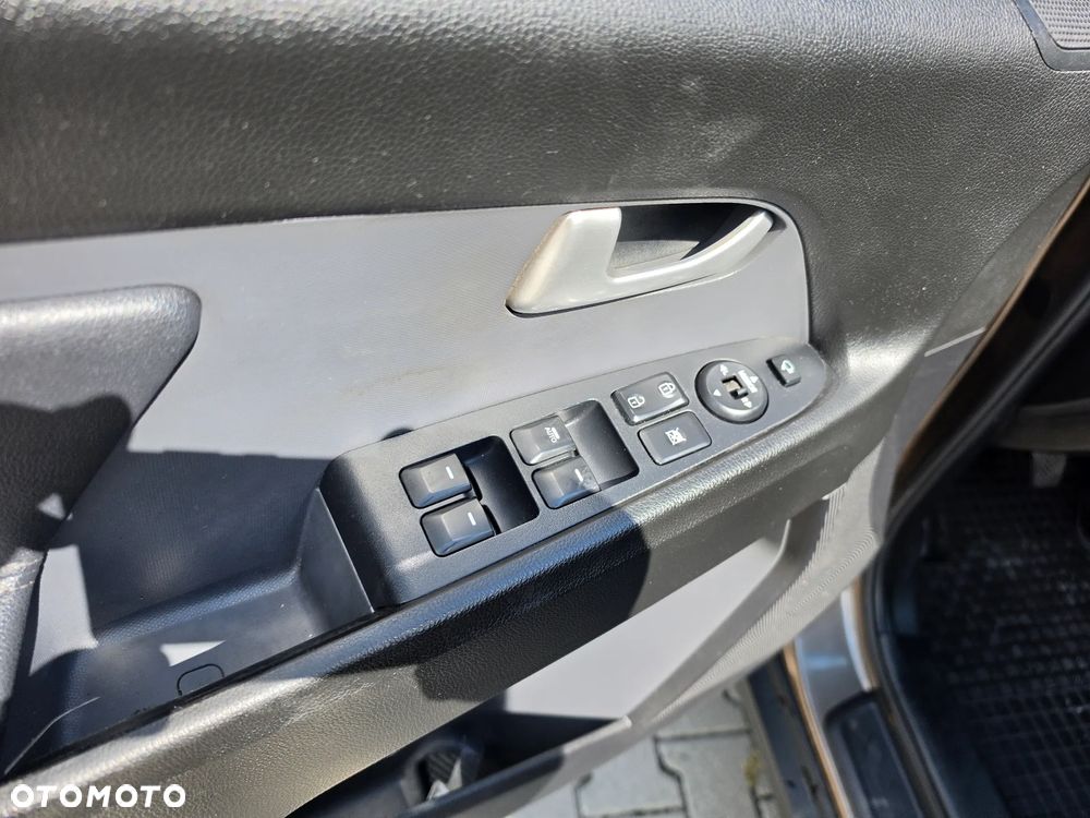 Kia Sportage 1.7 CRDI 2WD Spirit - 15