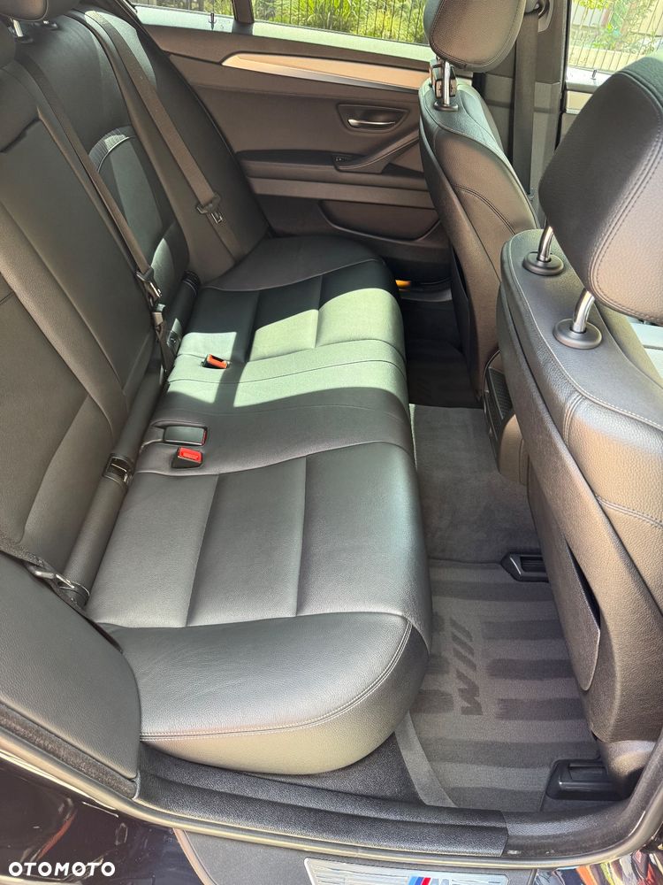 BMW Seria 5 525d xDrive - 21