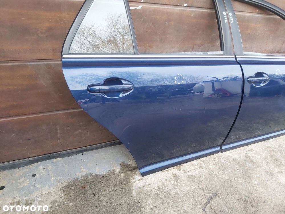 TOYOTA Avensis T25 03-08 r drzwi prawy tył prawe tylne KOMBI 8P4 - 2