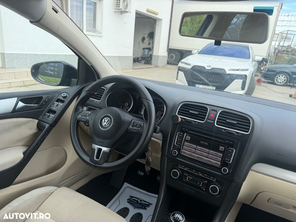 Volkswagen Golf 2.0 TDI DPF Exclusive - 6