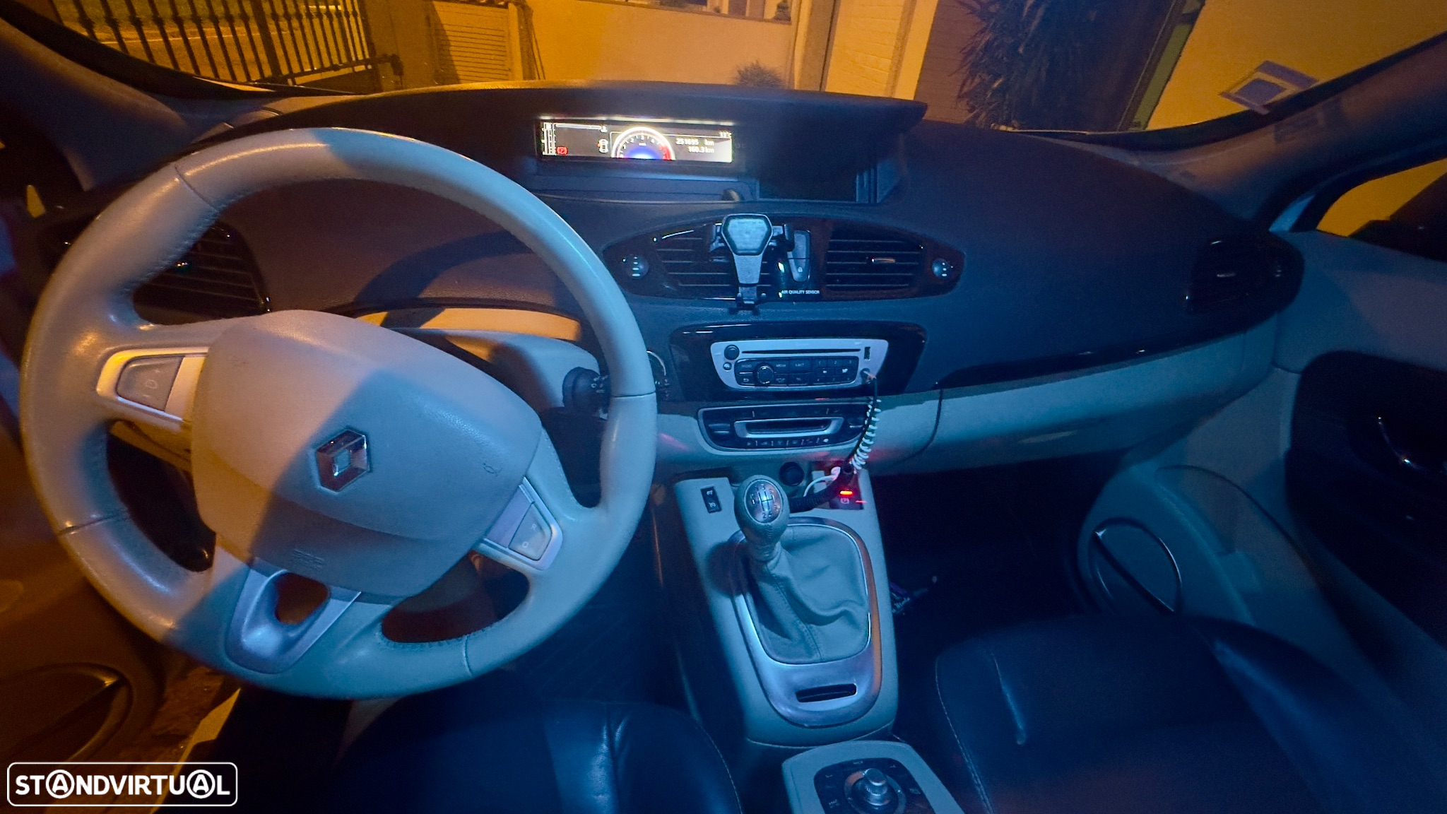 Renault Grand Scénic 1.6 dCi Bose Edition SS - 8