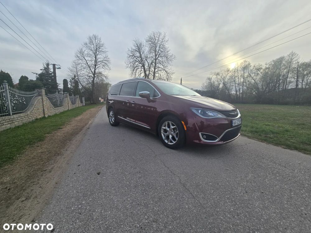 Chrysler Pacifica - 6