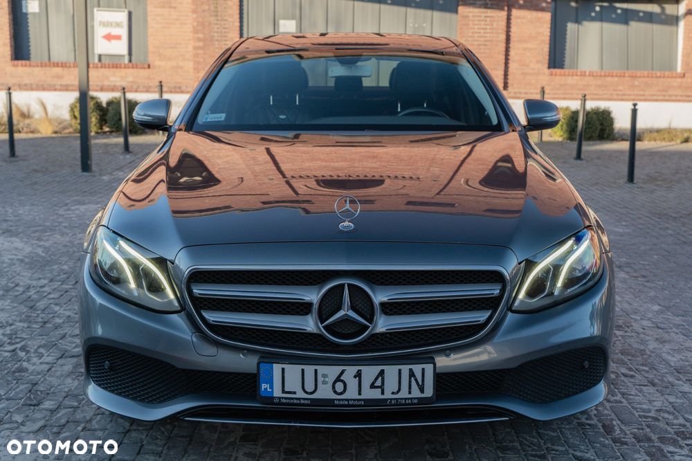 Mercedes-Benz Klasa E 220 d 4-Matic Business Edition 9G-TRONIC - 3