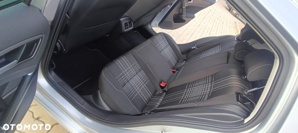 Volkswagen Golf 2.0 BlueTDI DSG Comfortline - 26