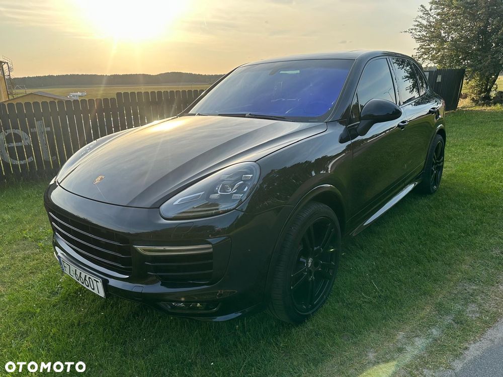 Porsche Cayenne Turbo - 18