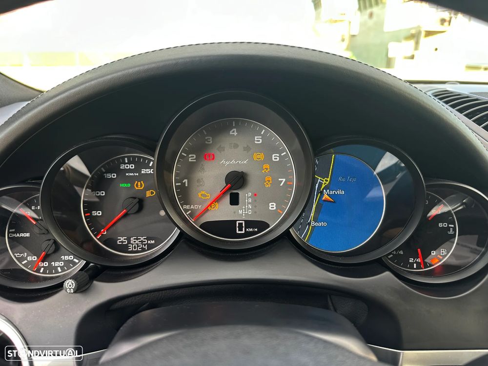 Porsche Cayenne S Hybrid - 24