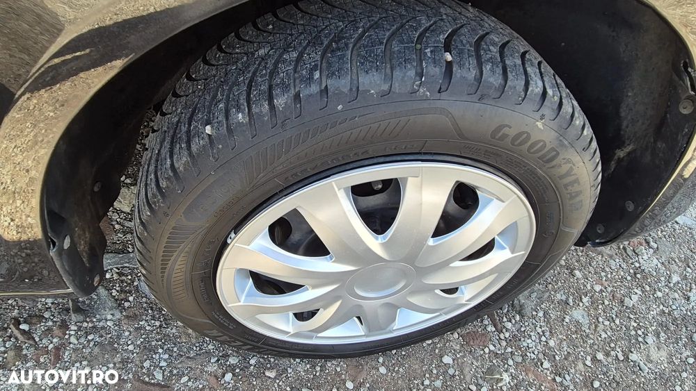 Skoda Fabia 1.2 HTP COOL EDITION - 19