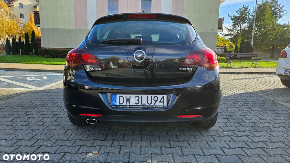 Opel Astra 2011 photo 4