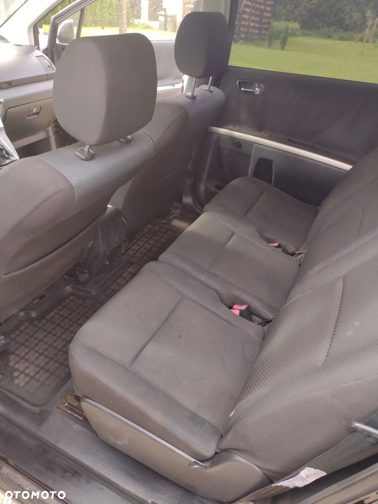 Toyota Corolla Verso - 5