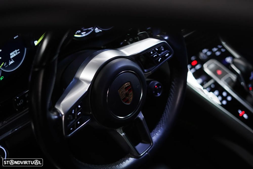 Porsche Panamera Sport Turismo 4 E-Hybrid 10 Years Edition - 42
