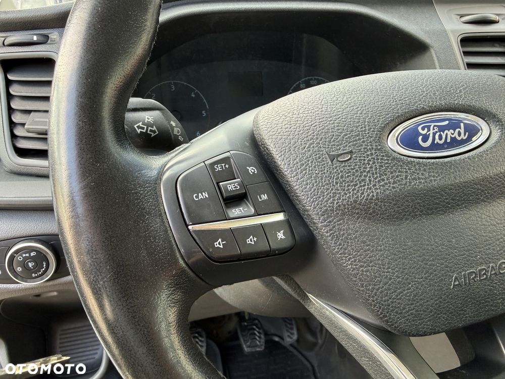 Ford Transit - 25