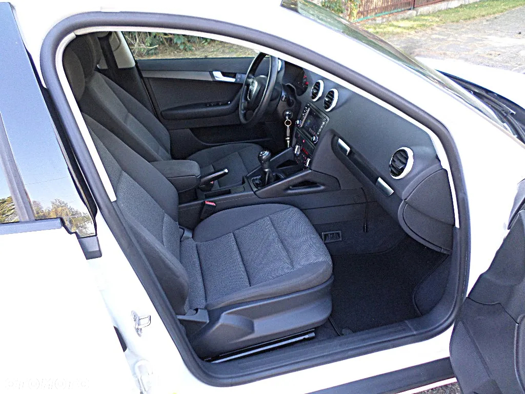Audi A3 Sportback 1.6 Ambition - 19