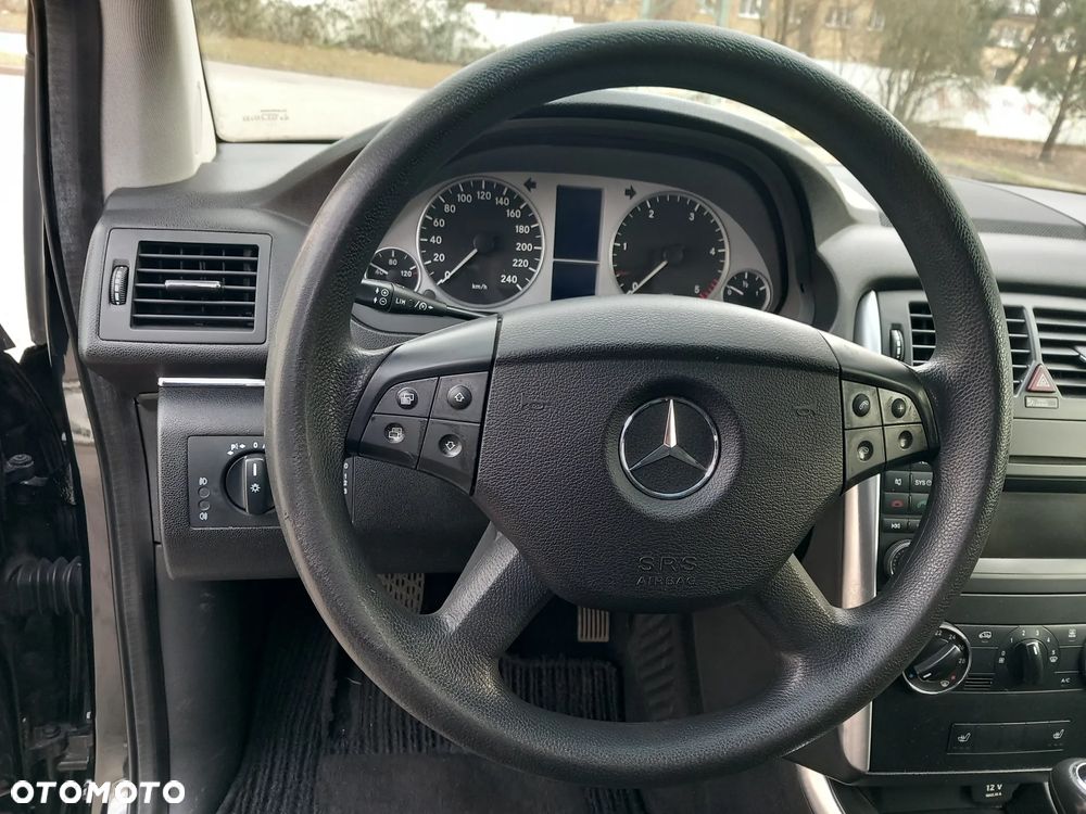 Mercedes-Benz Klasa B 180 CDI DPF Special Edition - 21