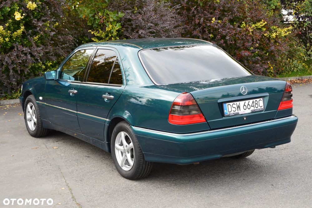 Mercedes-Benz Klasa C 180 Elegance - 4