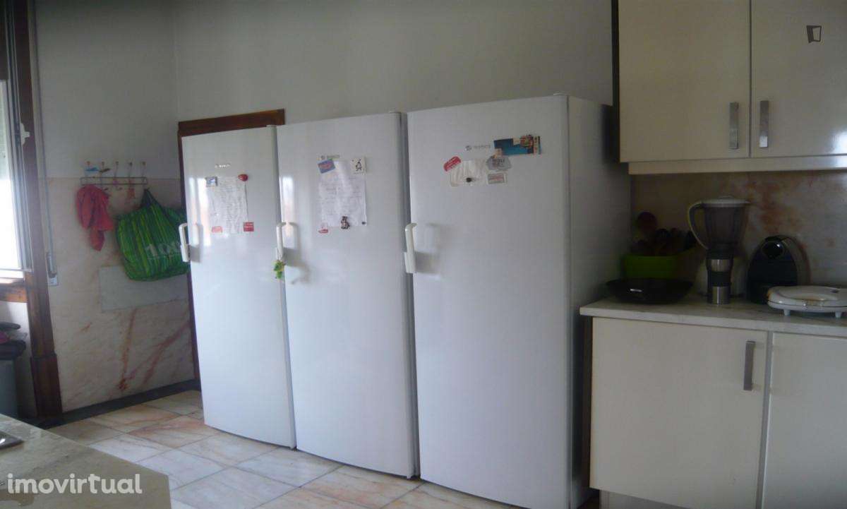 Quarto - localizado em Cidral Coimbra - Grande imagem: 2/12