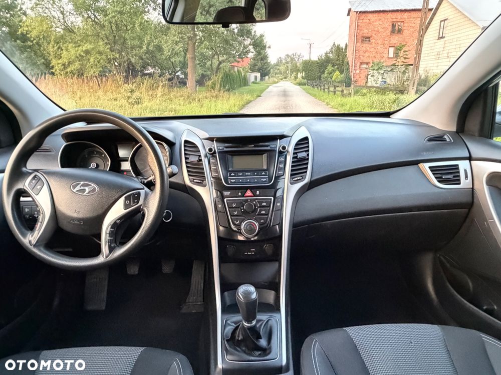 Hyundai i30 1.6 D GO - 26
