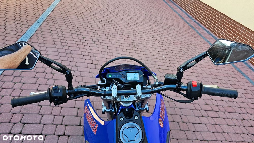 Yamaha WR - 28