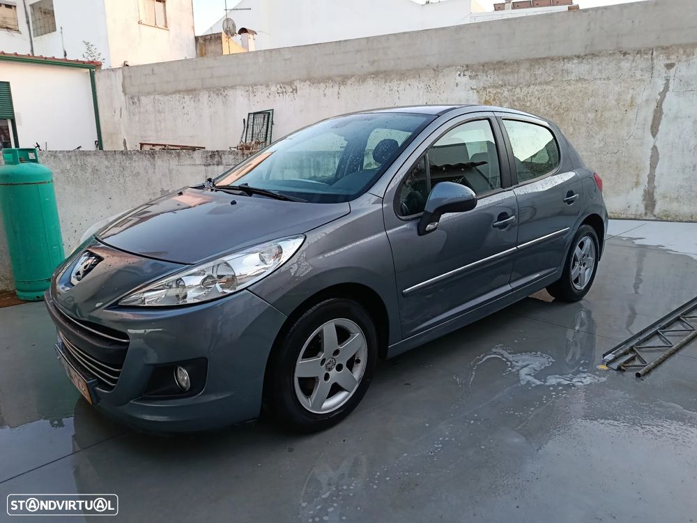 Peugeot 207 1.4 HDi Urban - 1