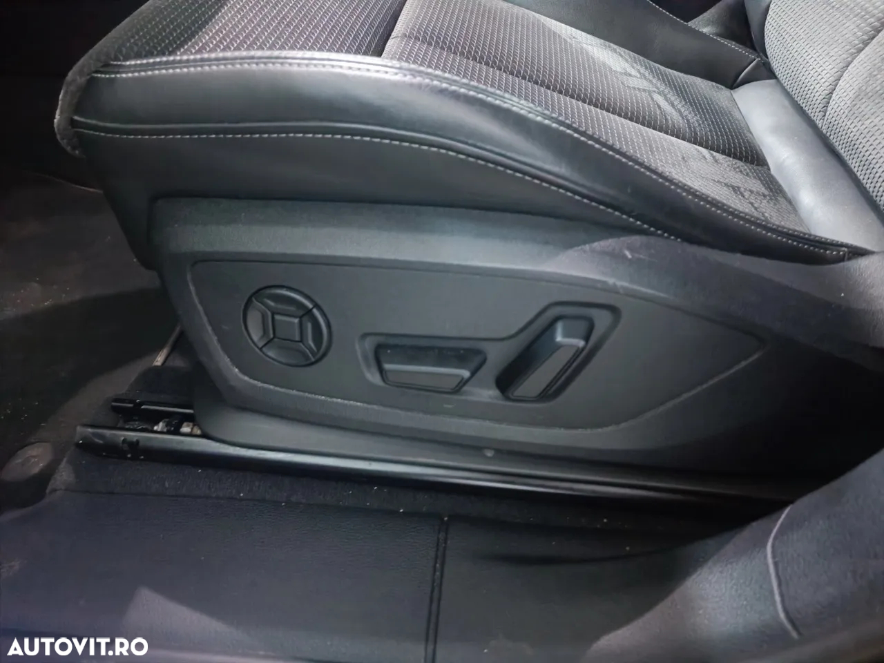Audi Q3 35 TDI quattro S tronic S line - 32