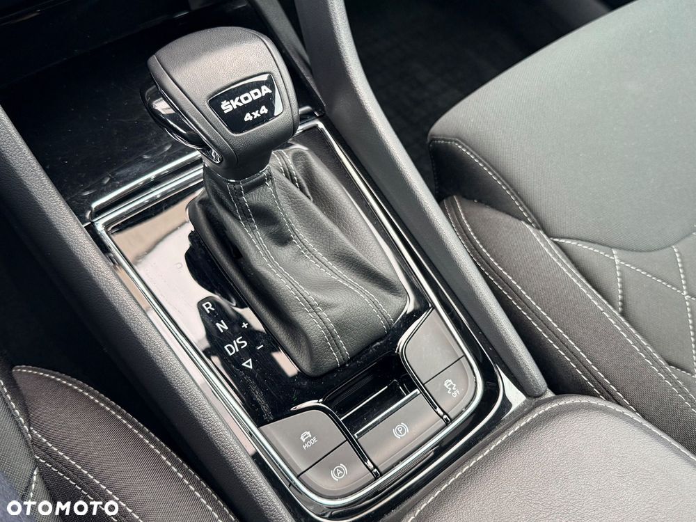 Skoda Karoq 2.0 TSI 4x4 Sportline DSG - 35