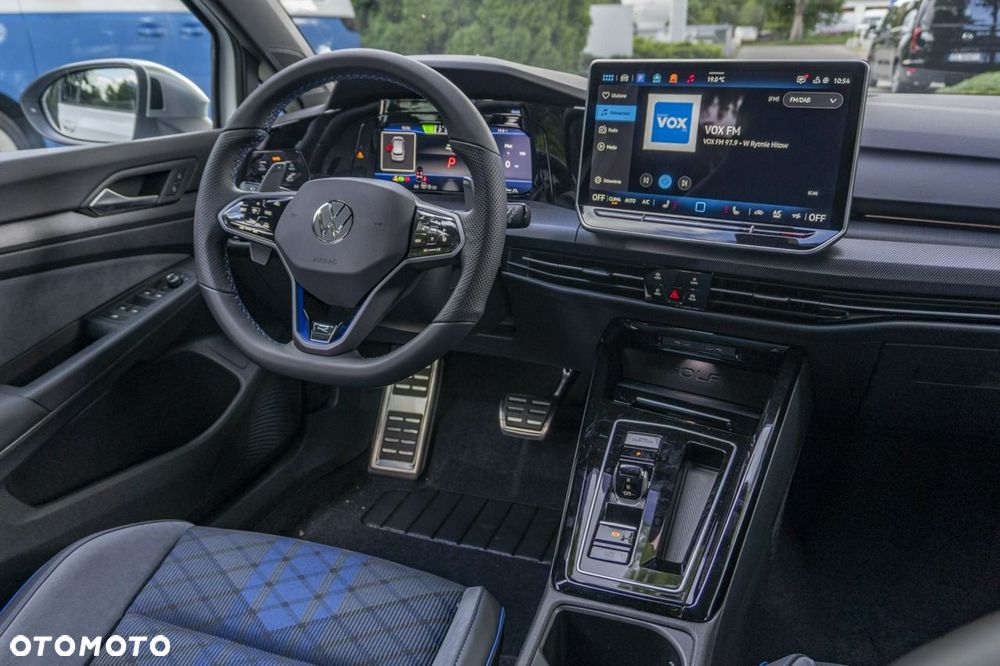 Volkswagen Golf - 25