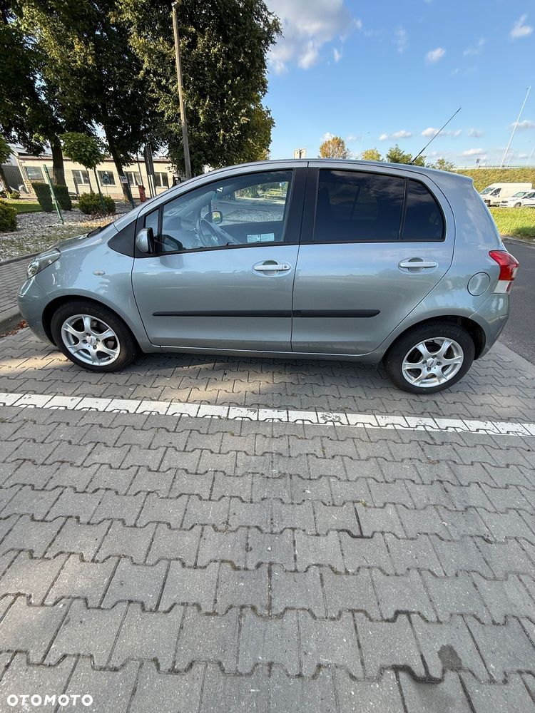 Toyota Yaris 1.33 2010 - 1