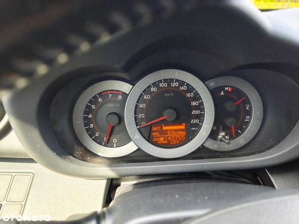 Toyota RAV4 - 9