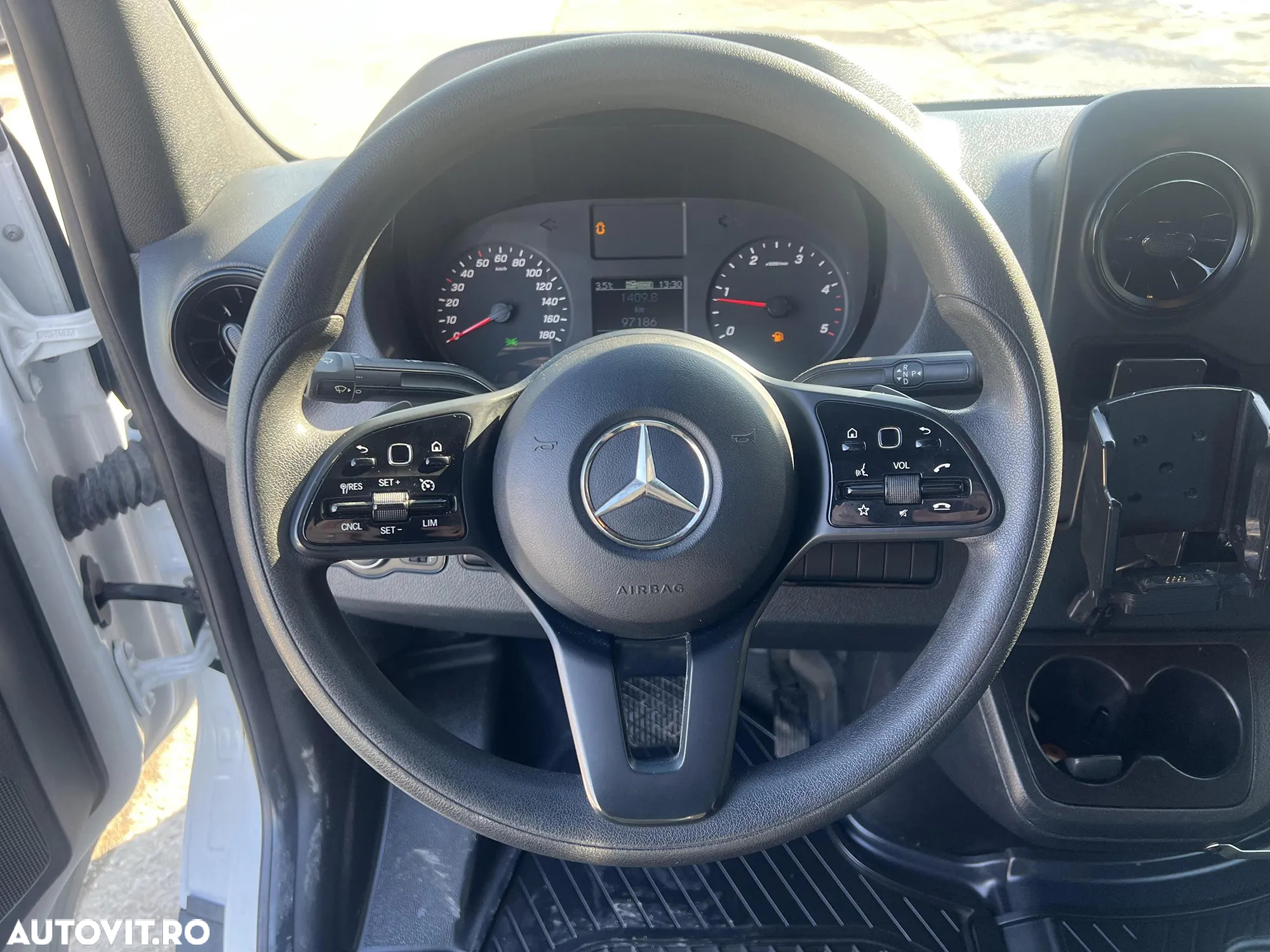 Mercedes-Benz Sprinter - 15