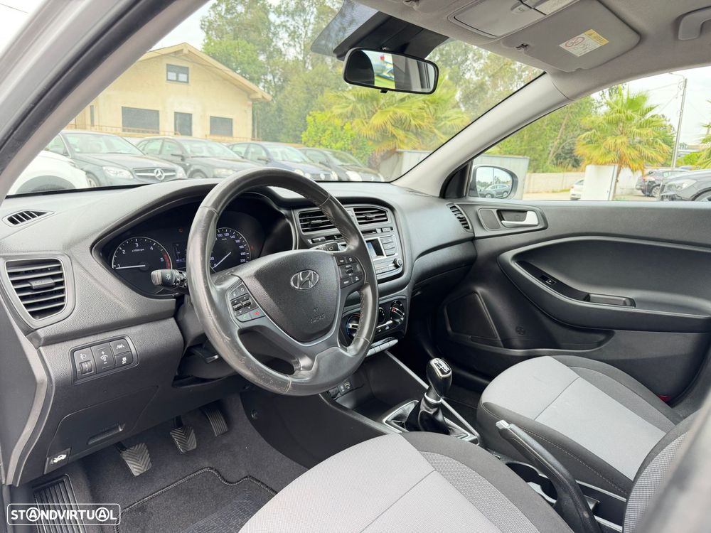 Hyundai i20 1.1 CRDi Comfort+Pack Look+JLL16 - 14