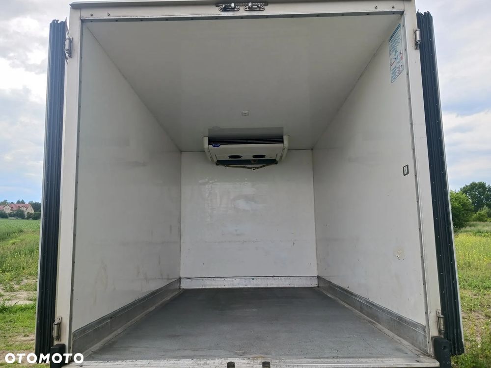 Iveco Daily 35S11 E5 Izoterma 2016r Chłodnia 289 tyś km Mroźnia Agregat zasilanie zew 230V - 24