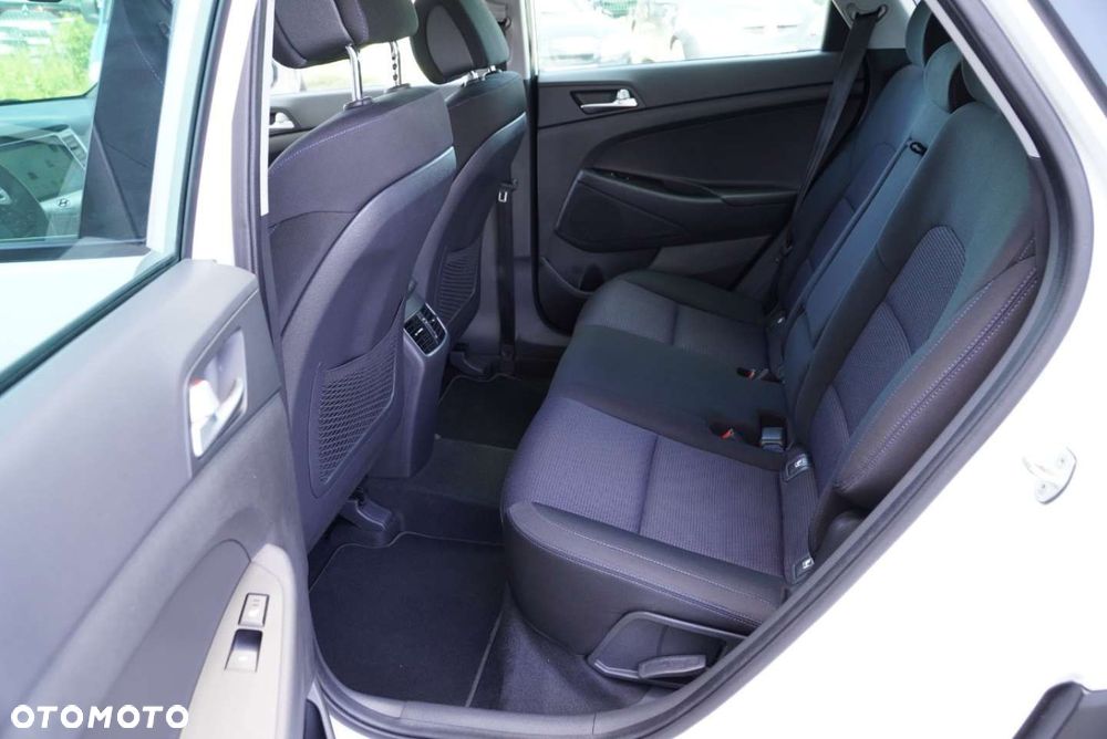 Hyundai Tucson 1.7 CRDI BlueDrive Comfort 2WD - 12