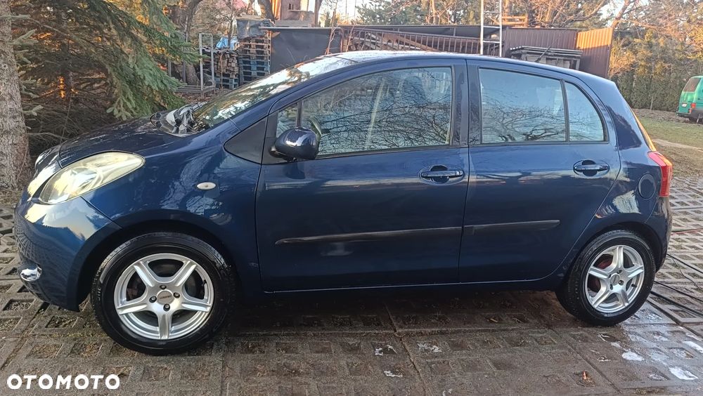 Toyota Yaris 1.0 Luna A/C - 2