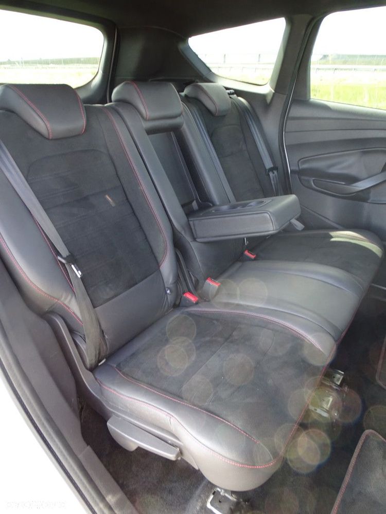Ford Kuga - 18