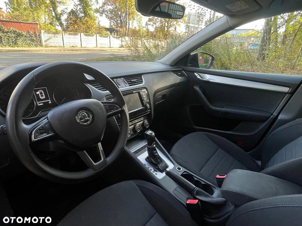 Skoda Octavia 1.6 TDI Edition DSG - 25