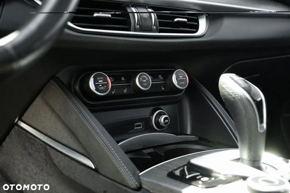Alfa Romeo Stelvio 2.0 Turbo TI Q4 - 14
