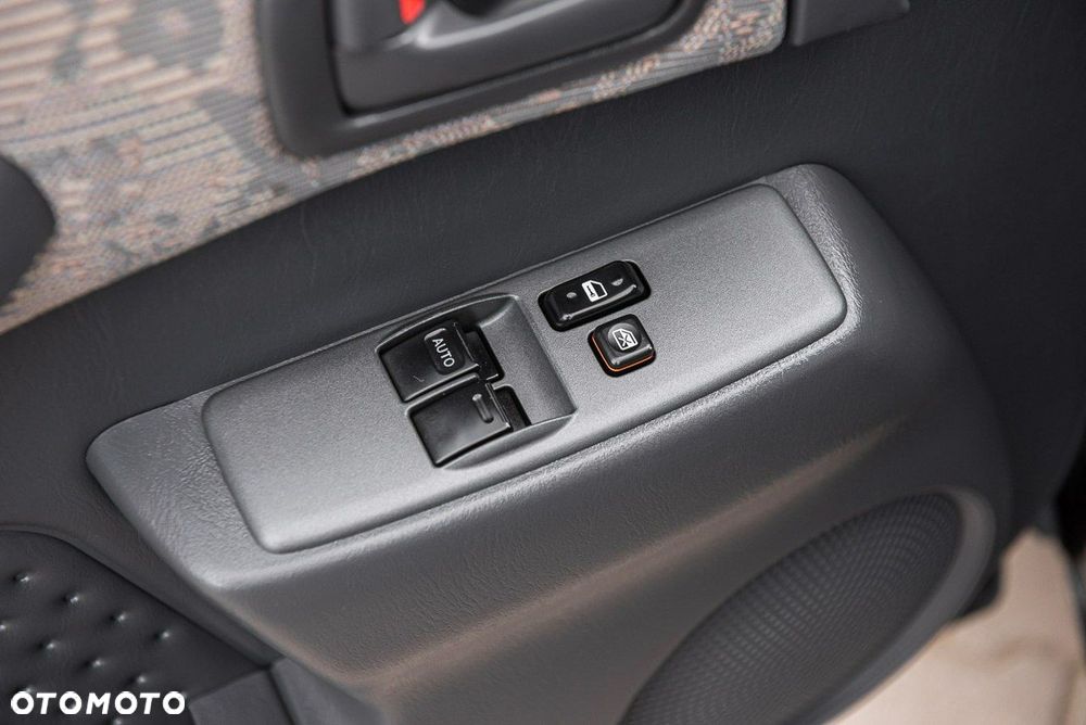 Toyota RAV4 2.0 GLi - 23