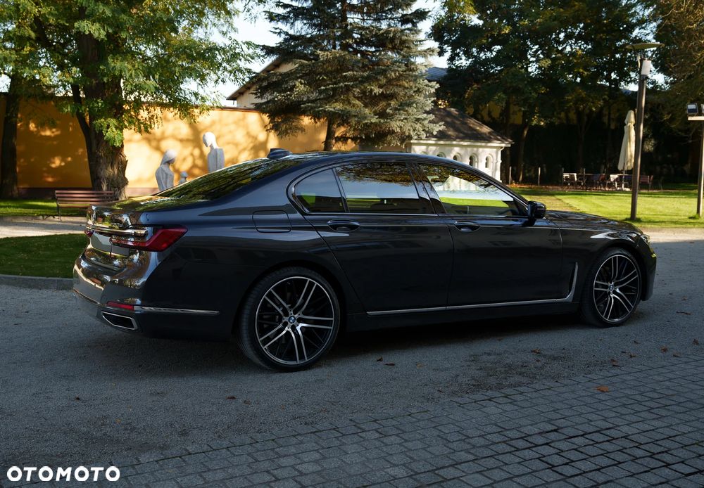 BMW Seria 7 730d mHEV - 5