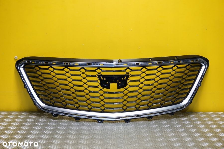 CADILLAC XT4 2020 - 2023 Atrapa Przód Grill Chrom 84681891 - 1