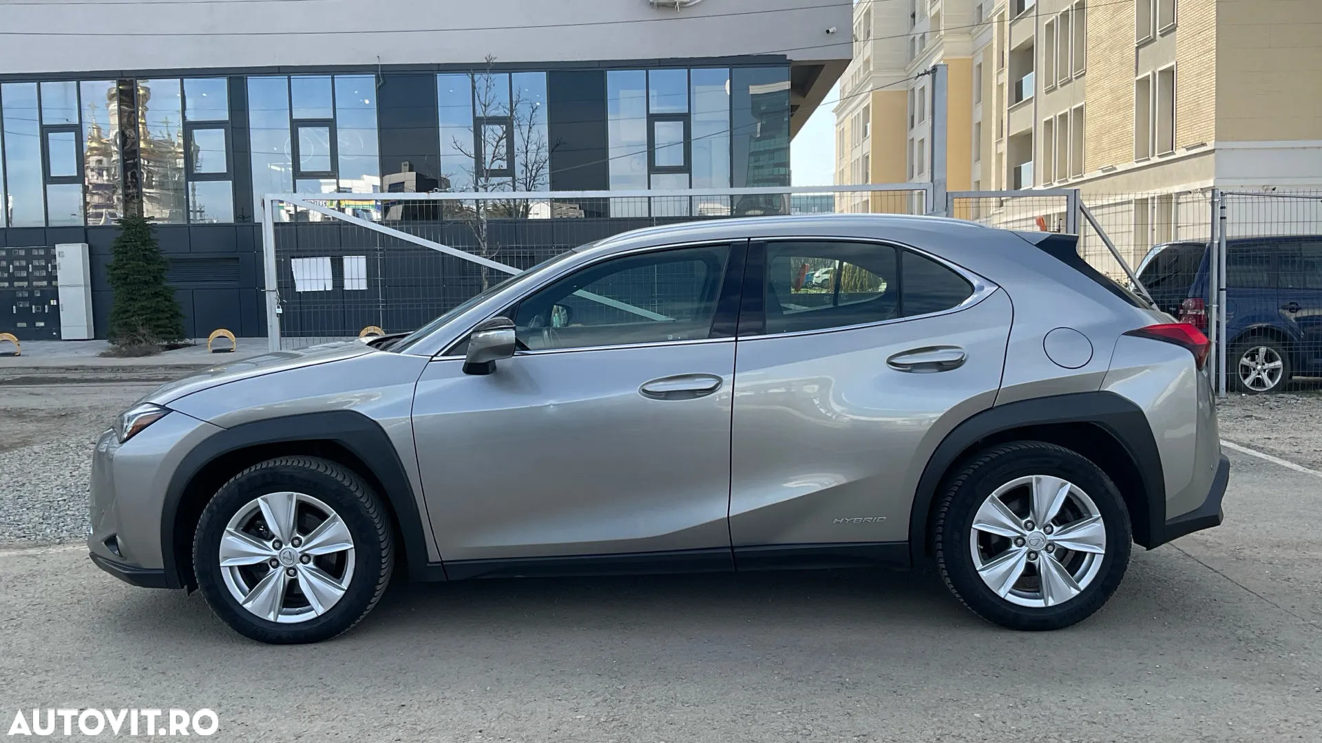 Lexus UX 250h Business Edition - 5