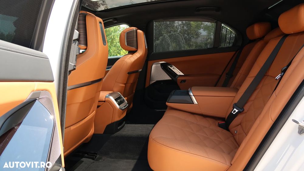 BMW Seria 7 740d xDrive MHEV - 15