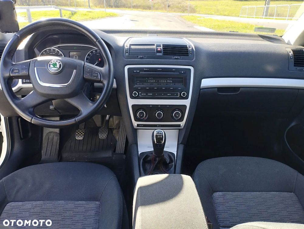 Skoda Octavia 2.0 TDI DPF Ambiente - 10