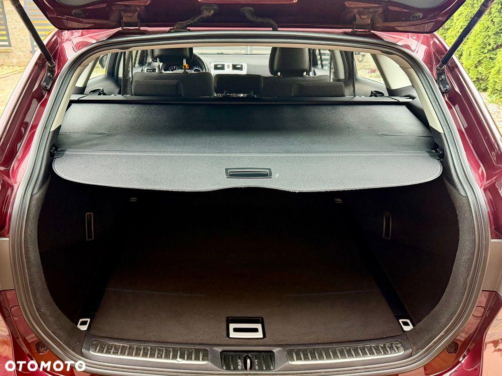 Toyota Avensis 1.8 Sol NAVI - 11
