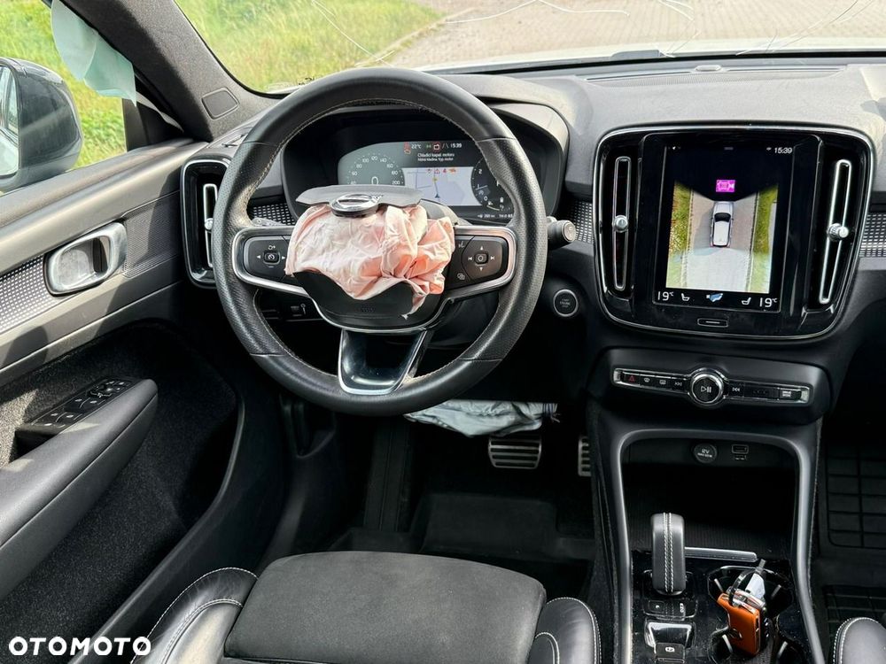 Volvo XC 40 B4 B AWD DKG RDesign - 24