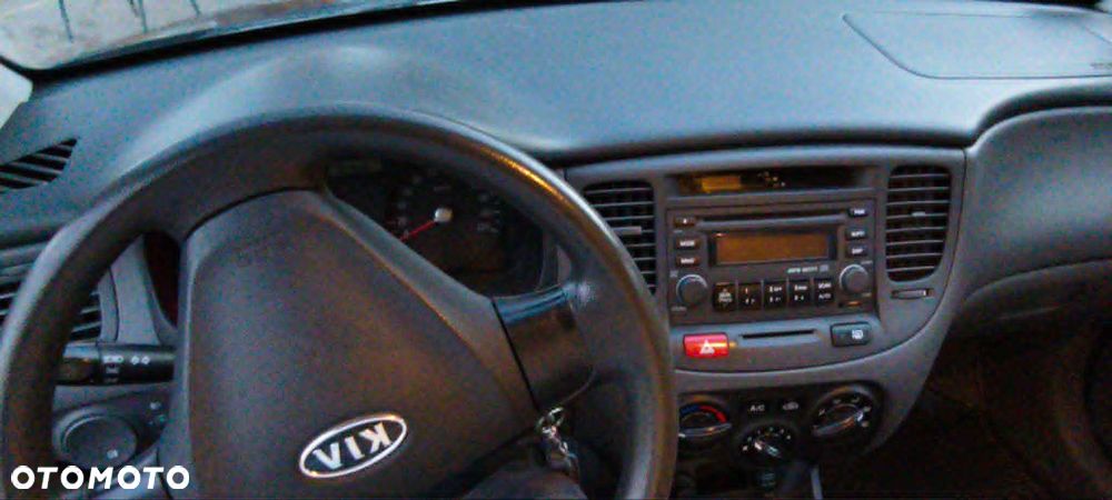 Kia Rio - 6