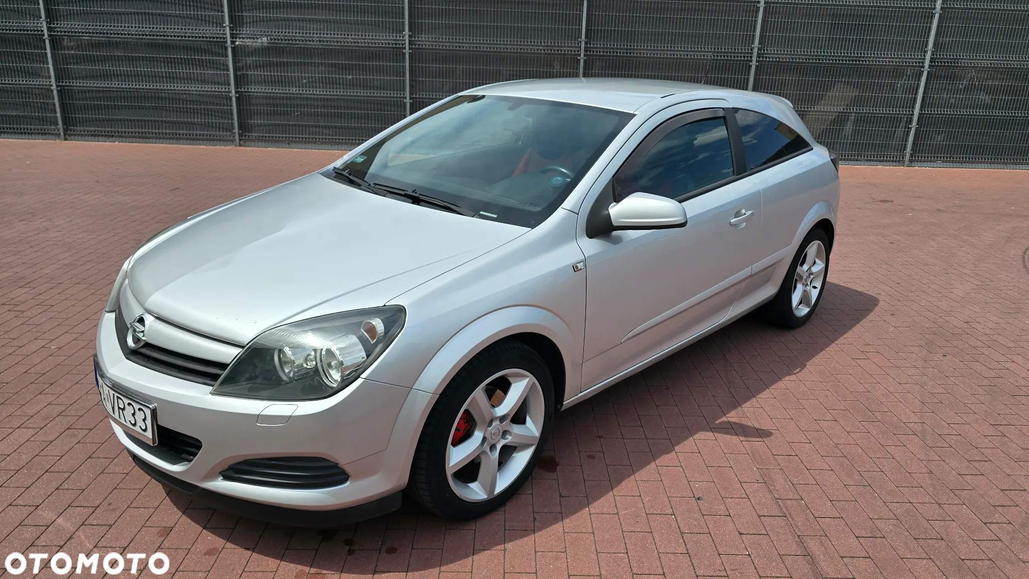 Opel Astra GTC 1.8 Sport - 12