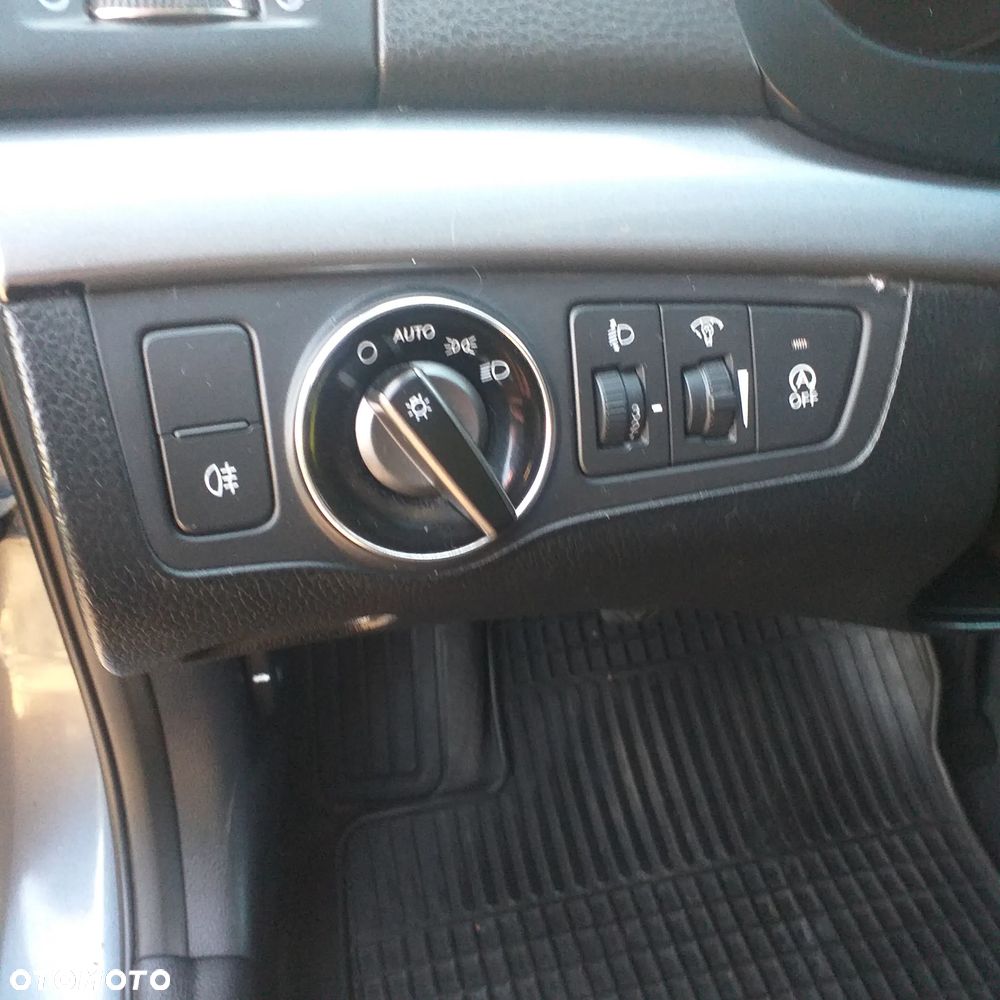 Hyundai i40 Kombi blue 1.6 Family+ - 20