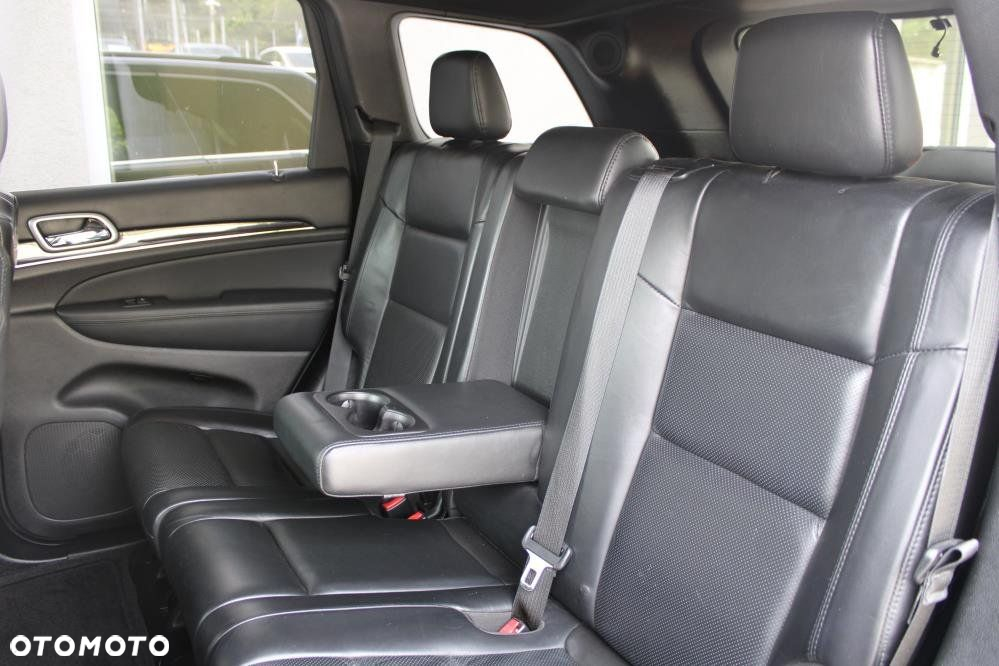 Jeep Grand Cherokee - 12