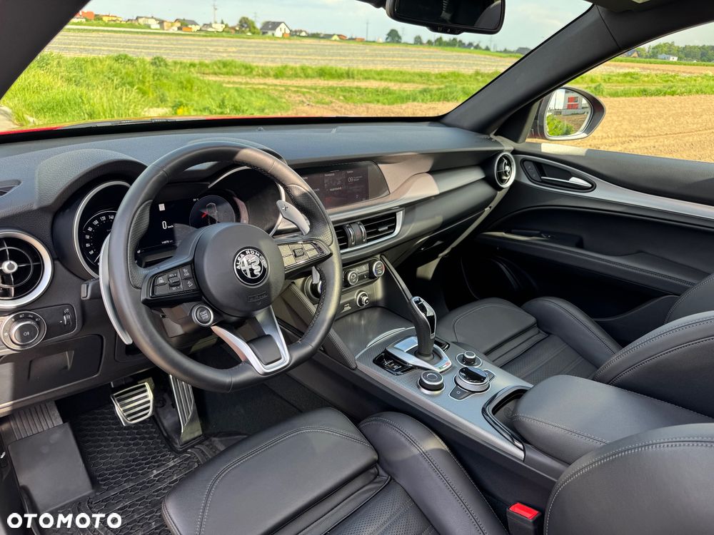 Alfa Romeo Stelvio 2.0 Turbo 16V AT8-Q4 Veloce Ti - 8