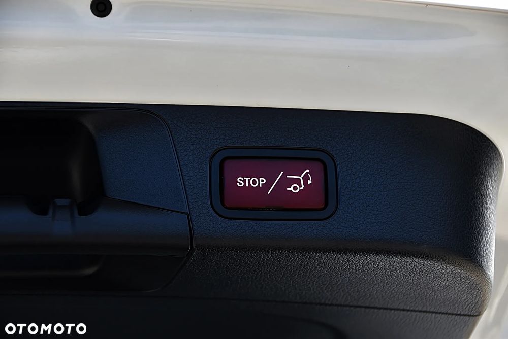 Mercedes-Benz GLB 200 7G-DCT - 33